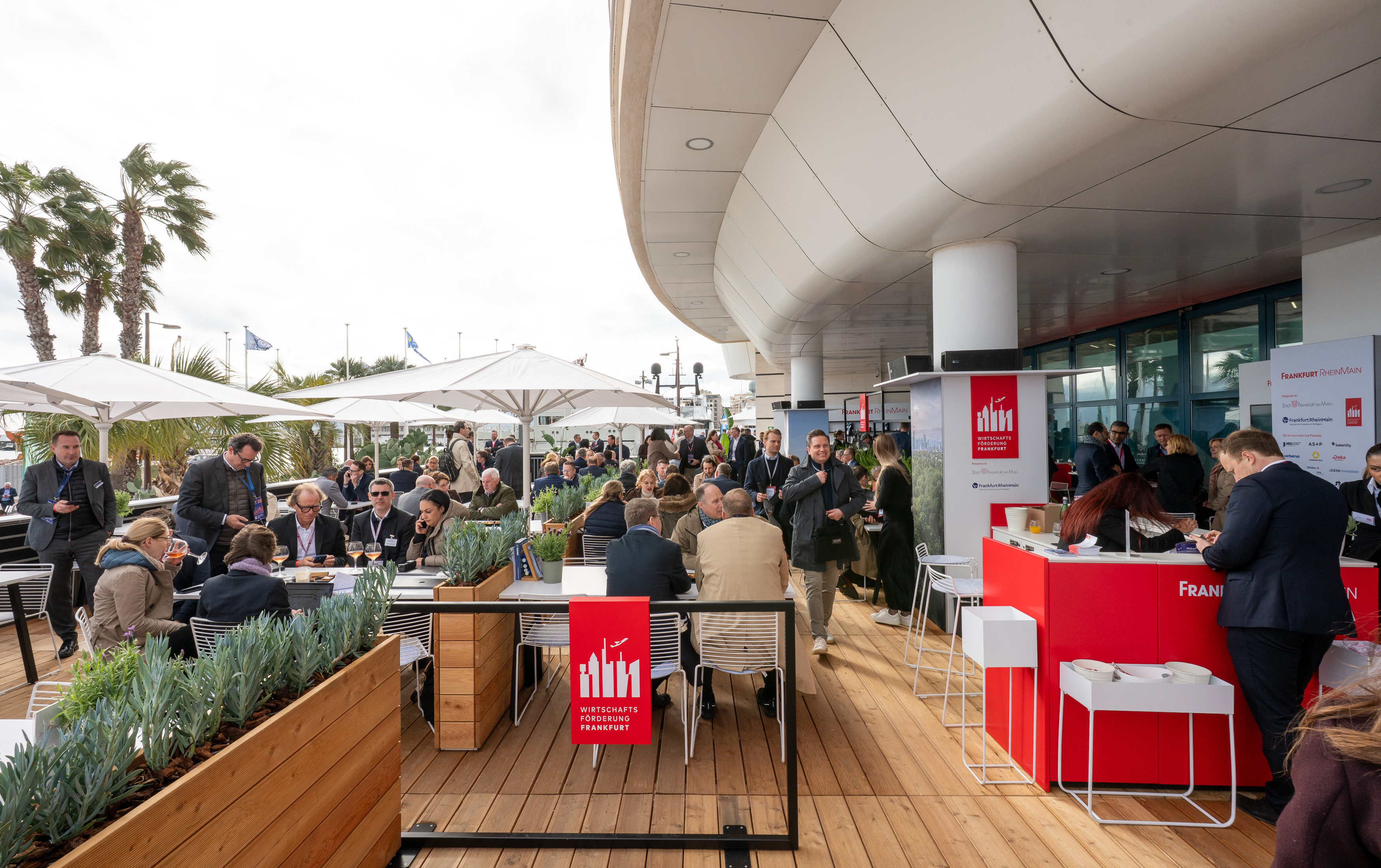 Die Terrasse der Wirtschaftsförderung Frankfurt auf der MIPIM 2026